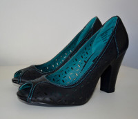 Brand New Women's American Eagle Peep Toe Pumps/Heels/Shoes 5.5
