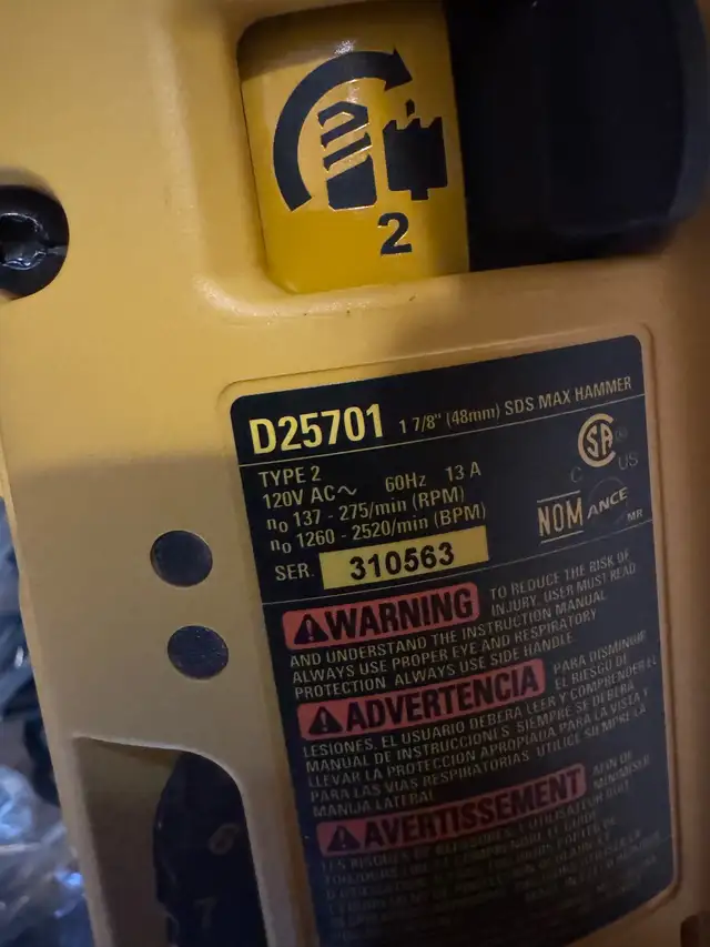 dewalt 1 7/8” SDS max hammer in Power Tools in Oshawa / Durham Region - Image 4