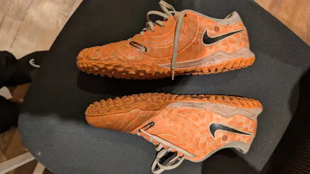 Nike tiempo Legend 10 academy turf $80 in Sports Teams in City of Montréal - Image 4