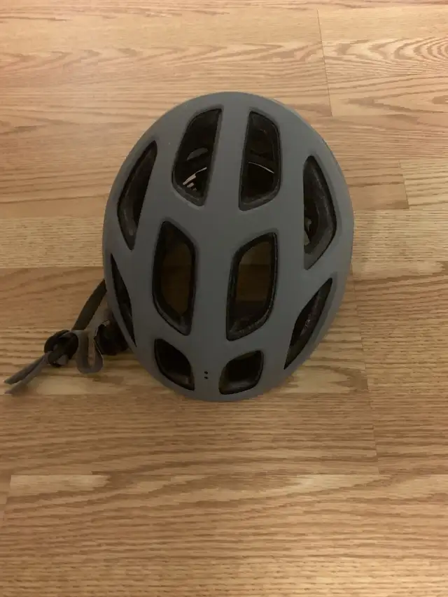 Schwinn Helmet Bike Cap Bicycle Helmet Size 54-59 cm - $20 in Kids in Ottawa - Image 2