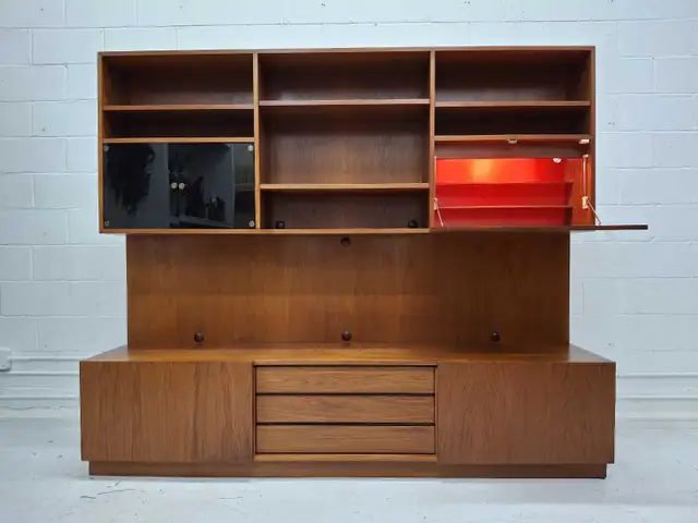 Mid-century scandinavian teak wall unit (entertainment unit) in Bookcases & Shelving Units in Ottawa - Image 6