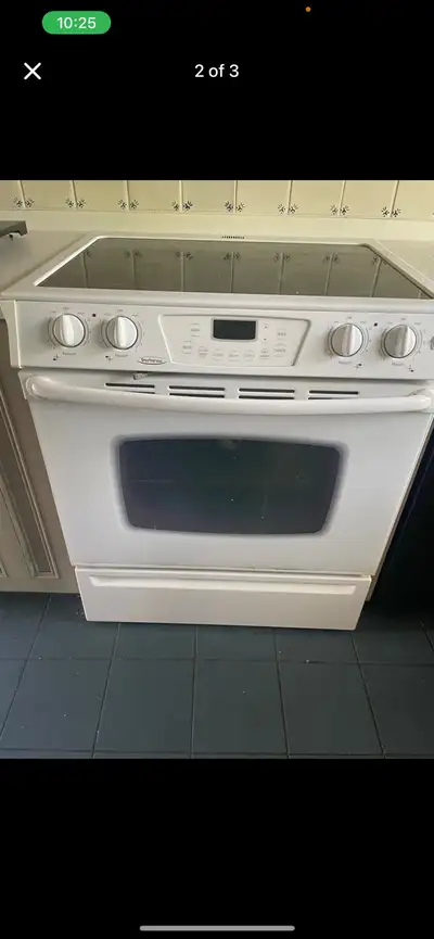 LIKE NEW ELECTRIC SLIDE IN STOVE RANGE OVEN , View more