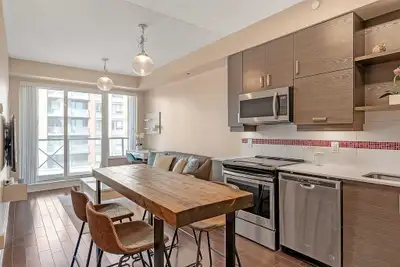 Modern 1.5 Bed + 1 Bath Condo in Downtown Markham