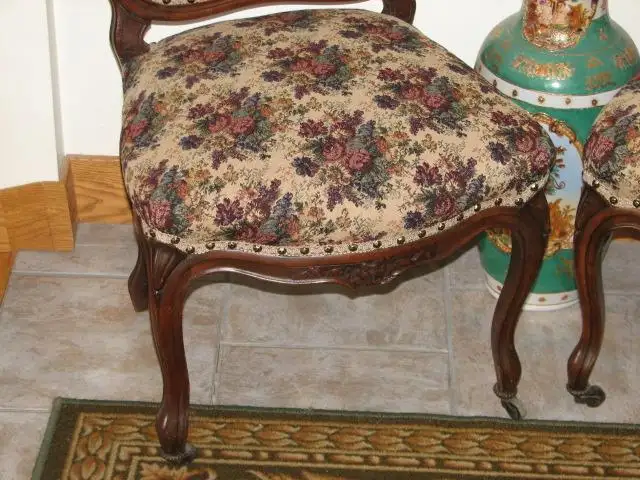 Antique Pair of Victorian Chairs in Chairs & Recliners in Stratford - Image 6