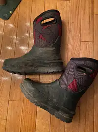 Boys Bogs Boots - Size 4