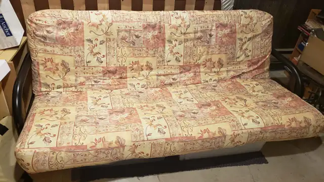 Black metal framed Futon64324637943555120