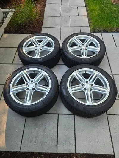 Jantes 17" (réplique Audi Sline) 17x7.5, espace des boulons 5x112, coeur 66.6, décalage +45 et pneus...