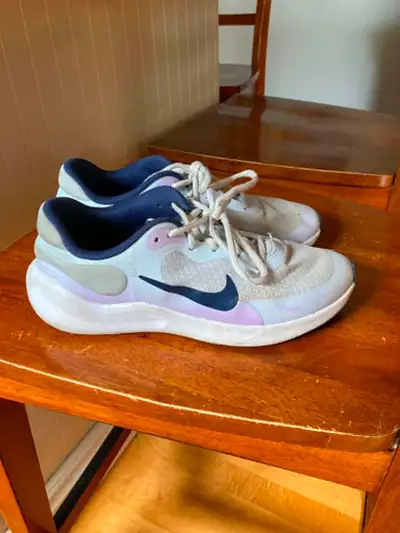 Espadrille Nikes 5,5 très bon état, View more