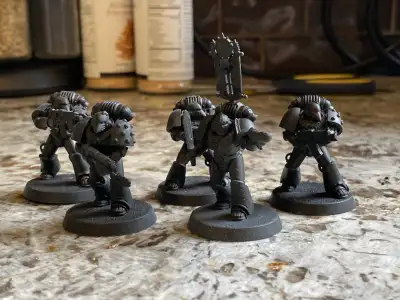 20 Space Marines, good condition primed black.