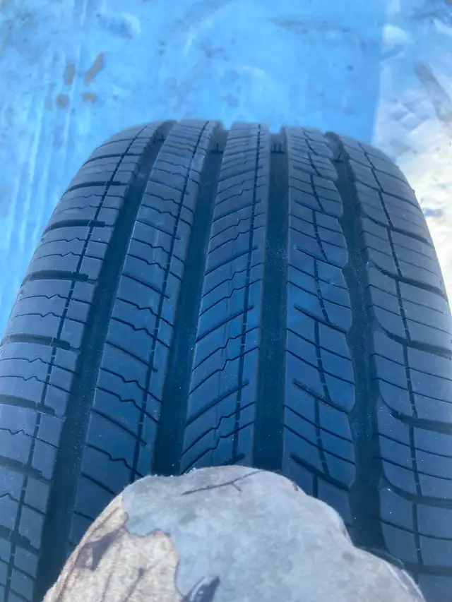 2-235/45/18 snow tires in Tires & Rims in Oshawa / Durham Region - Image 4
