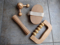 Wood hand massage kit for relaxation: 4 individual hand tools