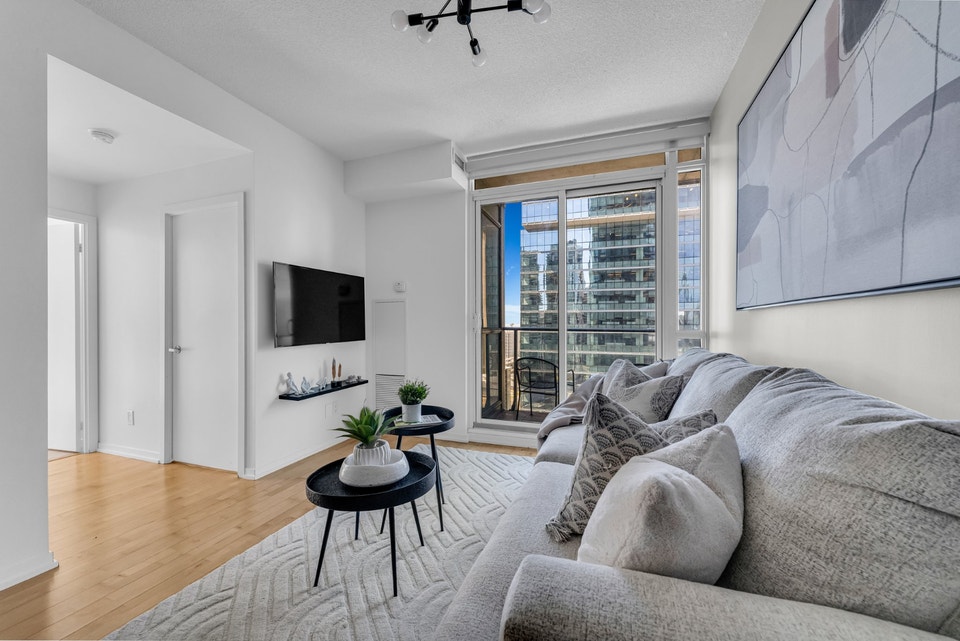 Downtown Toronto @ 65 Bremner 2 BD 2 BR High Floor Parking 5