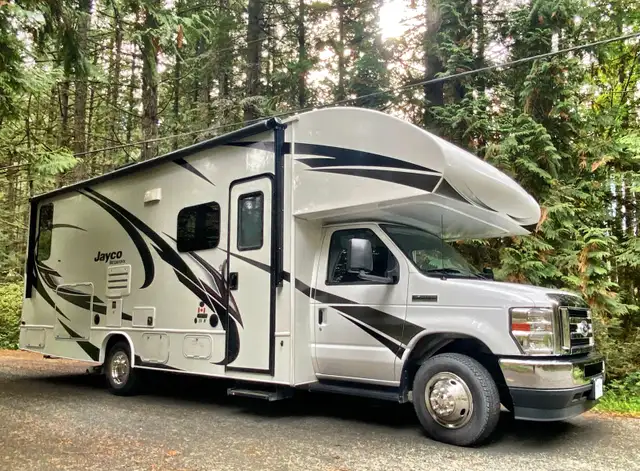 2022 Jayco Red Hawk 26M Class C - low kms in RVs & Motorhomes in Victoria - Image 2