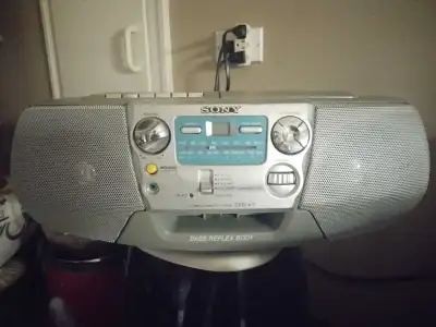 Vintage Sony CD Radio Cassette -Recorder CDF -V7usic Box., View more