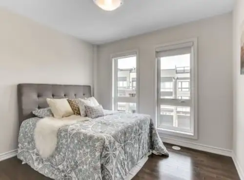 Modern and Spacious Freehold Townhome for Lease in Oakville (Dundas & Trafalgar) $3499 + utilities S...