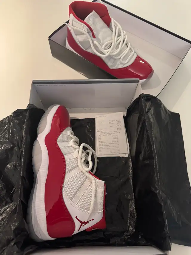 Jordan 11 Size 11 in Men's Shoes in Longueuil / South Shore - Image 3