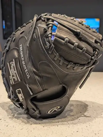 NEW Rawlings Heart of the Hide catcher mitt, View more