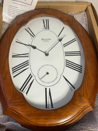 Vintage Bulova Oak Wood Wall Quartz Clock C4434