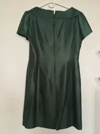 ****HUNTER GREEN TAHARI COCKTAIL DRESS*****