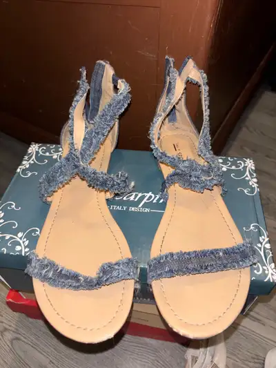 women’s sandals , View more