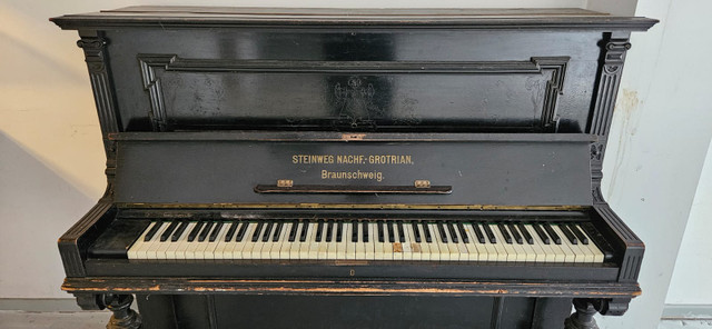 Piano - Steinweg Nachf Grotrian Braunschweig in Pianos & Keyboards in Ottawa