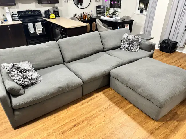 6 piece large feather sectional  in Couches & Futons in Kingston - Image 4