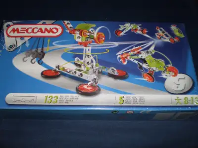 Meccano Model # 19602 with Instruction Booklets 4 Sealed Packs sold for parts ONLY total number of p...