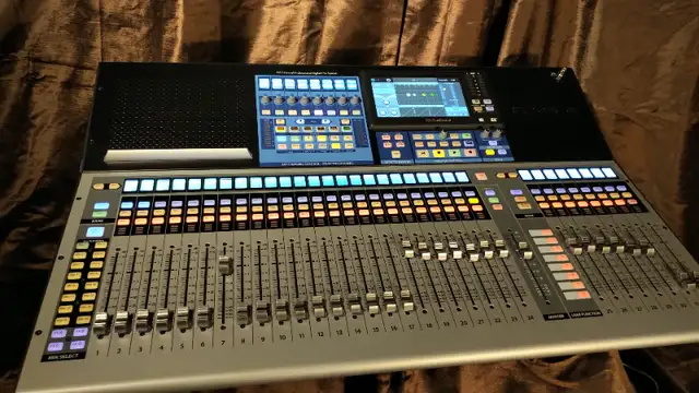 Presonus Studio Live 32 Digital Mixer in Pro Audio & Recording Equipment in Kawartha Lakes - Image 2