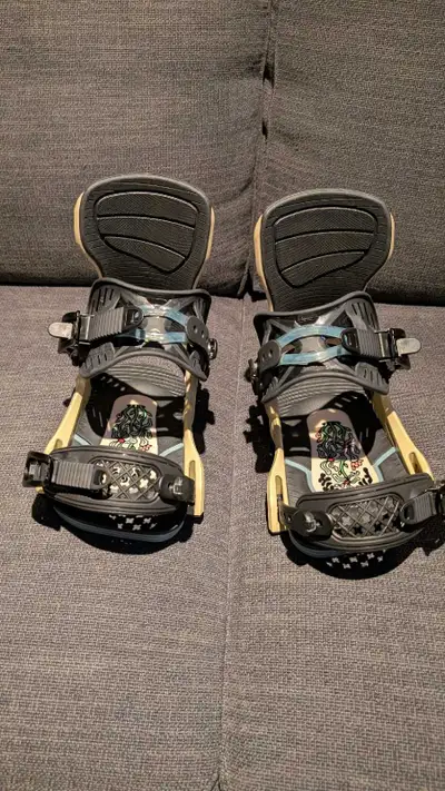 Women's bent metal stylist bindings. Used once, in great shape. S/M for women's size 5-8.