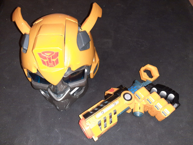 casque helmets bumble bee + gun in Toys & Games in Gatineau