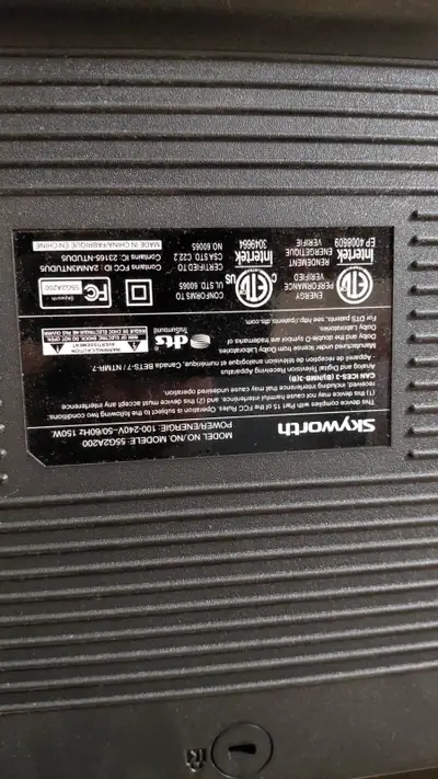 Hi im selling my 2018 skyworth 55inch android HD tv. In very good condition picture quality great......