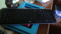 un clavier pour ordinateur