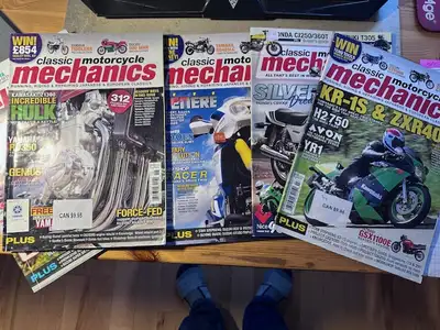 st-jerome Revue magazines moto de mecanique 'Classic motorcycle mechanics' mechanic sur hE ,yr1,t305...