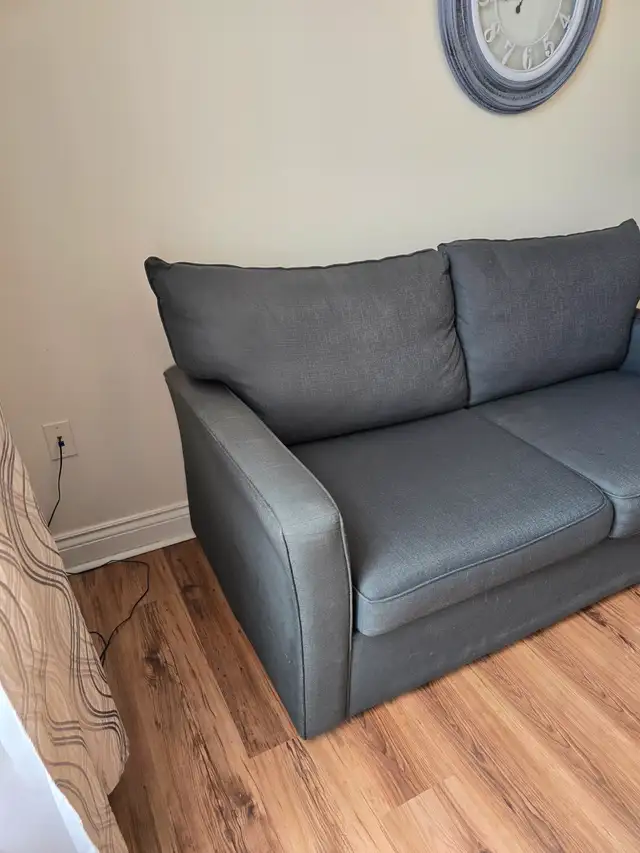 Grey couch in Couches & Futons in Dartmouth - Image 4