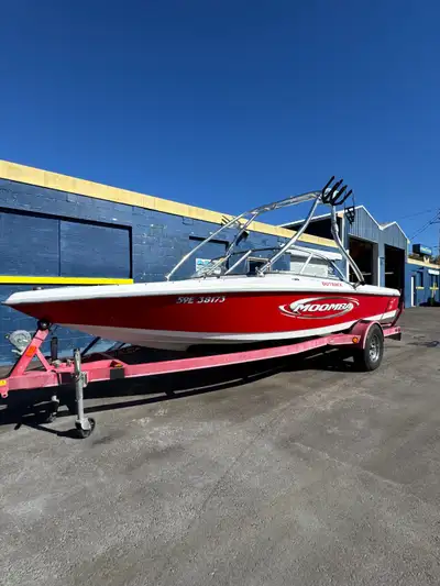Official Towboat of the 2002 Gravity Games - Wakeboarding/Water Skiing Boat in Excellent Condition....