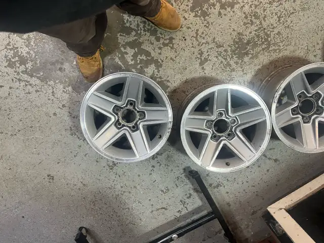 Chevy Camaro iroc rims in Tires & Rims in Pembroke - Image 4