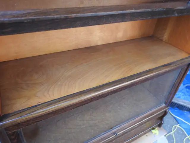 Antique 3 glass level barrister bookcase restored professionally in Bookcases & Shelving Units in Hamilton - Image 4