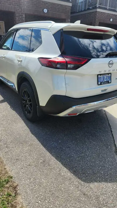 Selling my fully loaded rogue. Just had 3rd kid looking to get into a van. Has every option very lux...