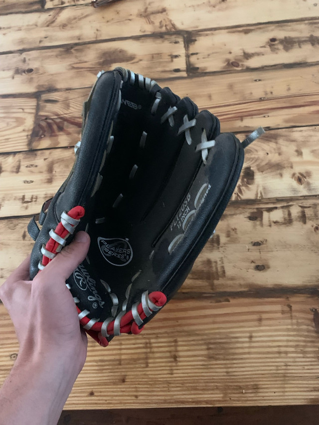 Rawling Baseball Glove in Baseball & Softball in Cambridge