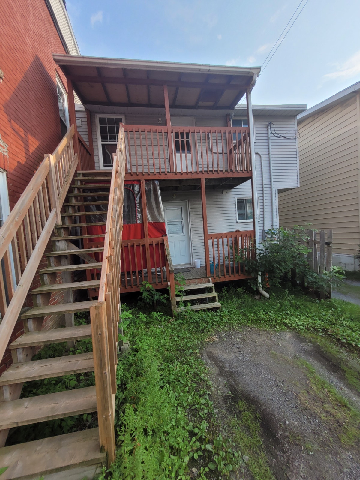 APPARTEMENT 3 1/2 AVEC 2 STATIONNEMENTS À LOUER 790$ — photo 1