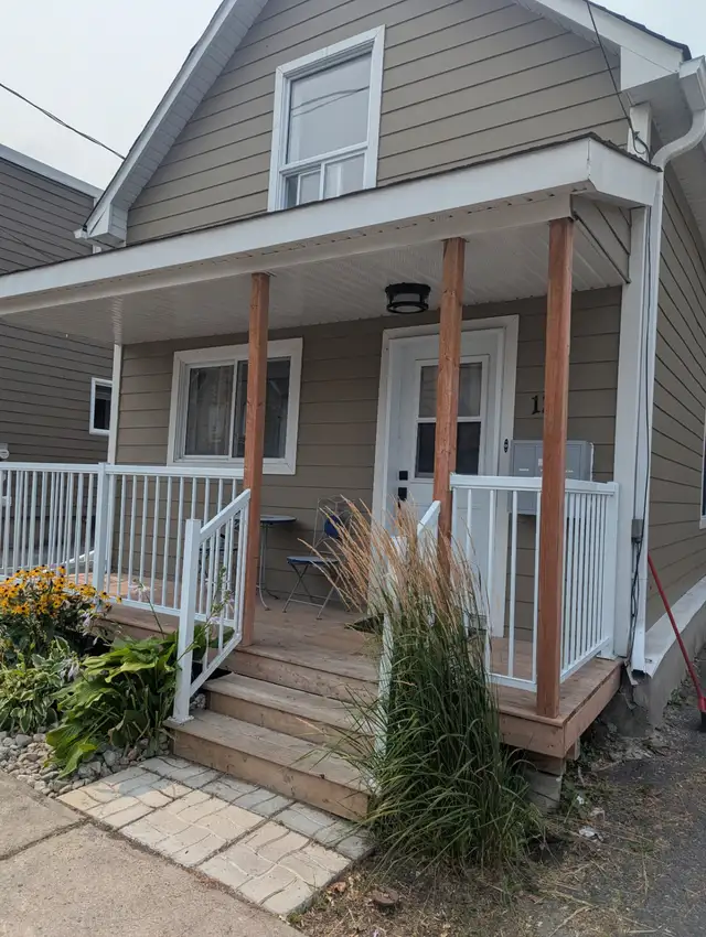 Fully Furnished 1 Bed Minutes from Downtown Ottawa, 17 St-Henri