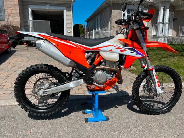 Moto KTM 350 EXC F 2023 in Dirt Bikes & Motocross in Laval / North Shore - Image 2