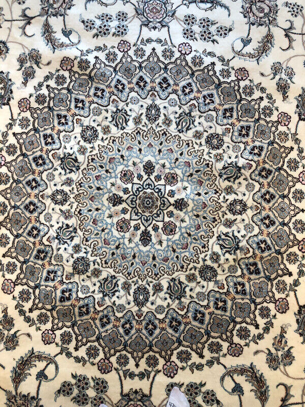 Persian Naeen fine handmade rug ( Iran) in Rugs, Carpets & Runners in Markham / York Region - Image 3