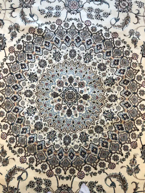 Persian Naeen fine handmade rug ( Iran) in Rugs, Carpets & Runners in Markham / York Region - Image 4