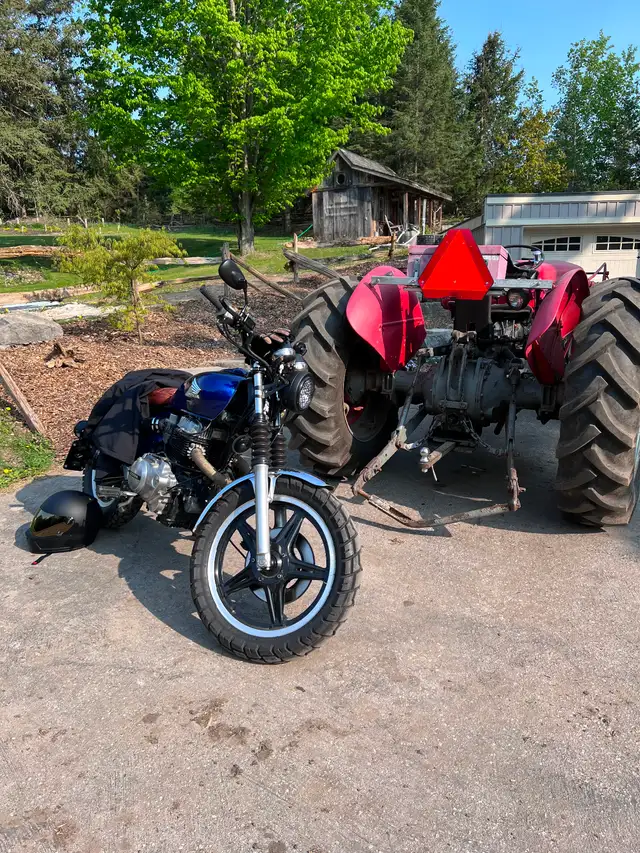 1981 Honda CM400T in Street, Cruisers & Choppers in Kawartha Lakes - Image 3