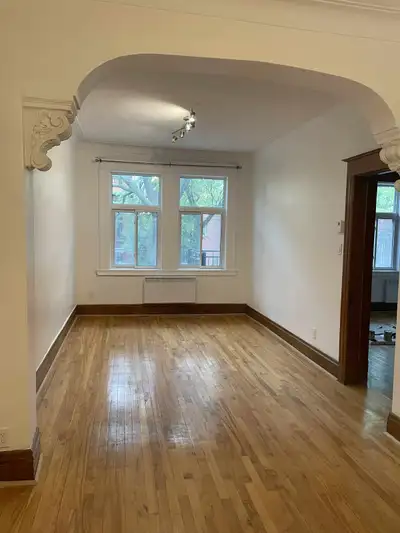 ✨ Grand et charmant 6 ½ à louer – dispo 1er novembre - CDN/NDG✨ 5240 Saranac, H3W 2G6 Rue calme en c...