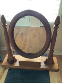 Magnifique miroir en pin pour un meuble