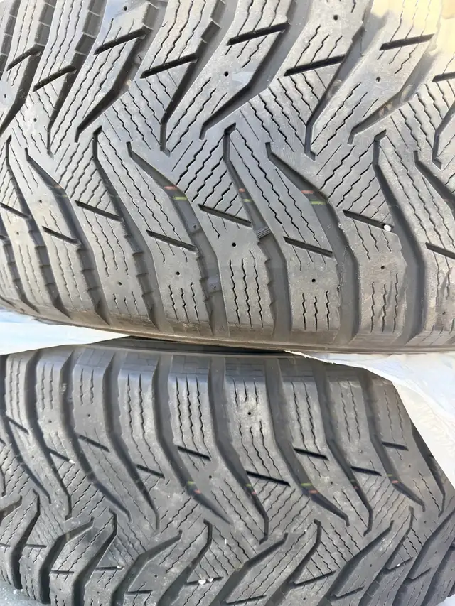 235 55 R19 Kumho WintercraftSUV WS31 Ice tires -  snow rated in Tires & Rims in Oshawa / Durham Region - Image 4