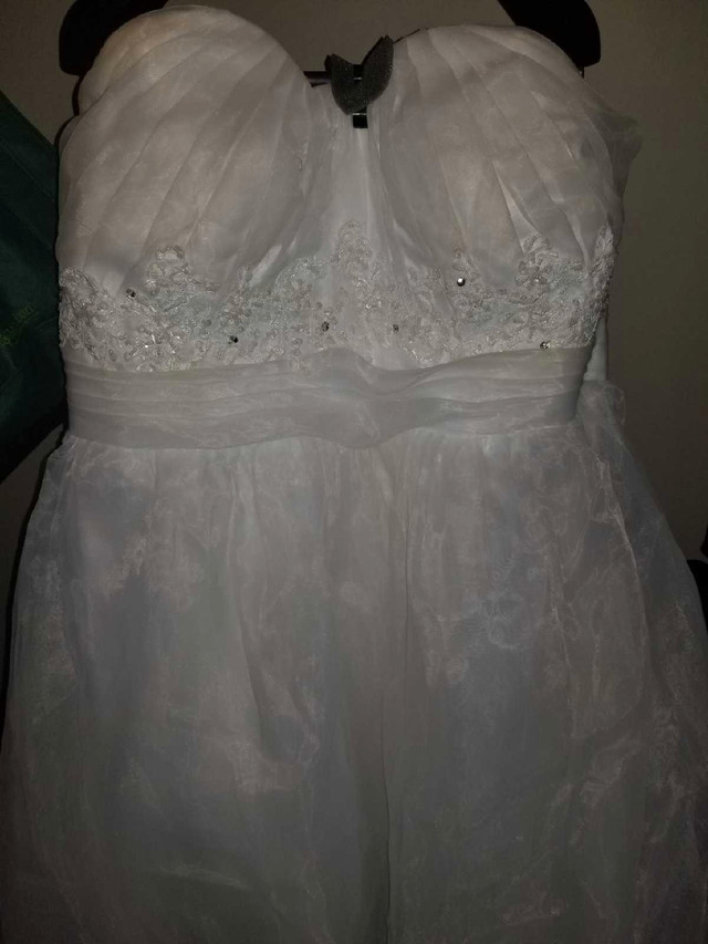 Plus size wedding dress in Wedding in Edmonton - Image 3