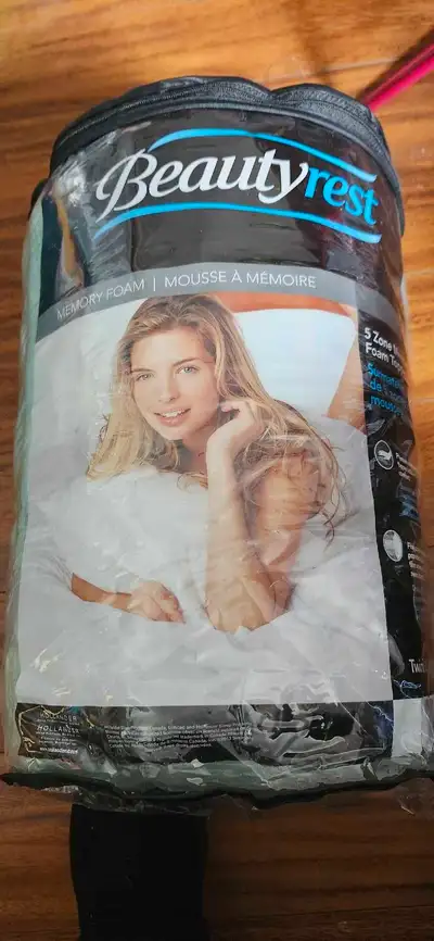 Beautyrest memory foam topper , new still in orginal packaging. From non smoking home. Cash only.